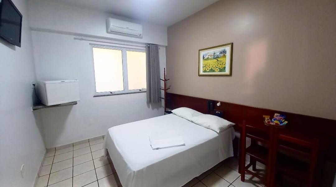 Alpha Ville Hotel Assis Exterior foto
