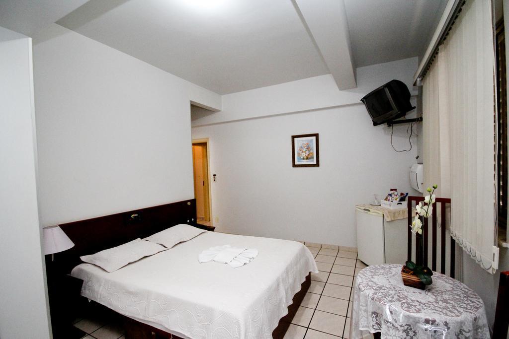 Alpha Ville Hotel Assis Habitación foto